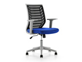 Cadeira rocada escritorio bracos regulaveis estrutura cinza encosto malha assento tecido anti fogo azul 680x630x910 mm